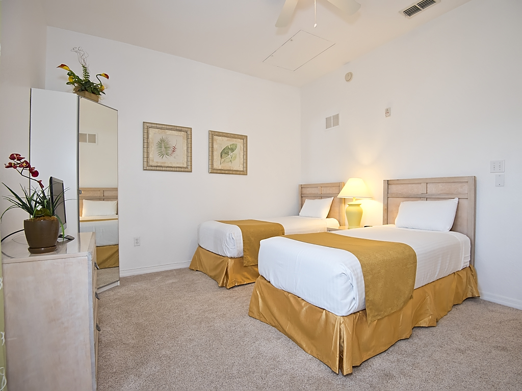Caribe Cove Resorts - 2 Bedroom Aruba Villa 2nd Bedroom