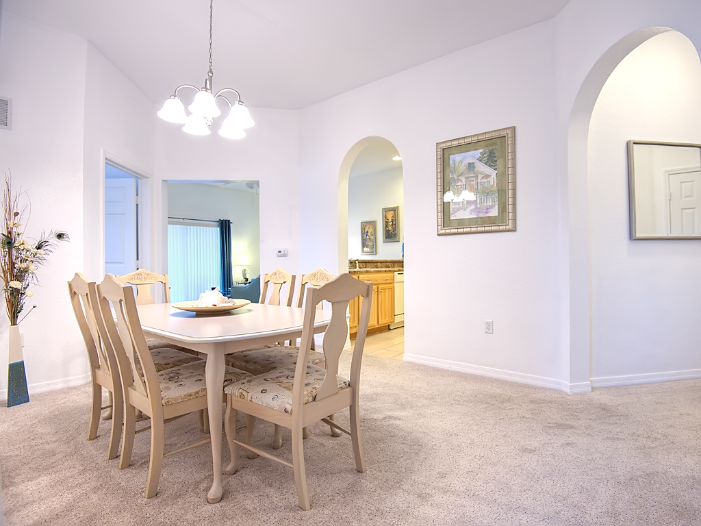 Caribe Cove Resorts - 2 Bedroom Aruba Villa Dining Area