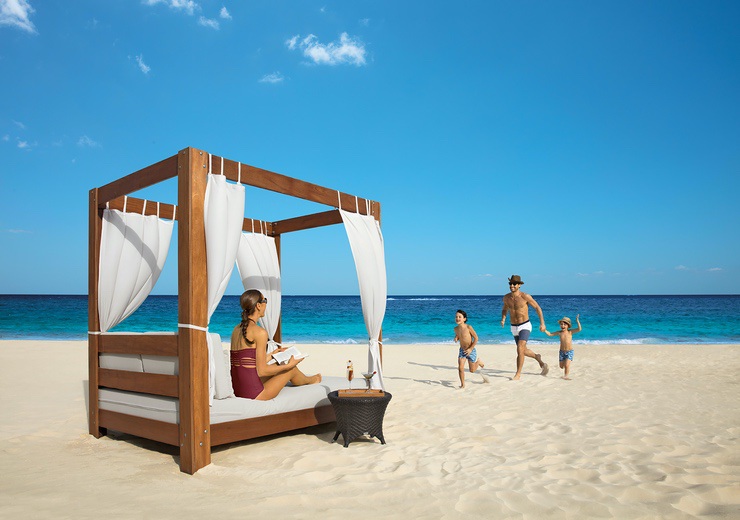 Dreams Riviera Cancun Resort & Spa - Balinese Bed in the beach