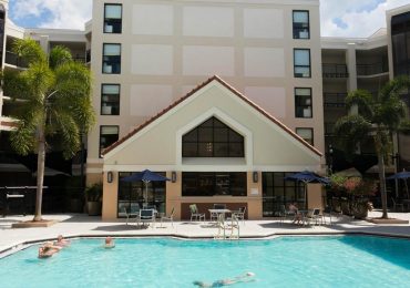 Sonesta ES Suites Orlando - pool area