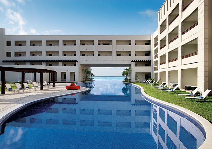 Secrets Silversands Riviera Cancun - infinity pool