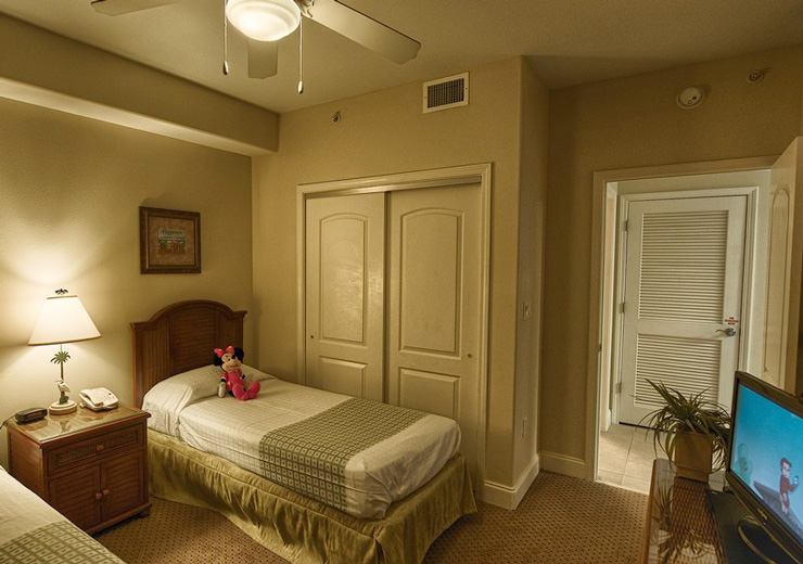 Blue Heron Resort - bedroom